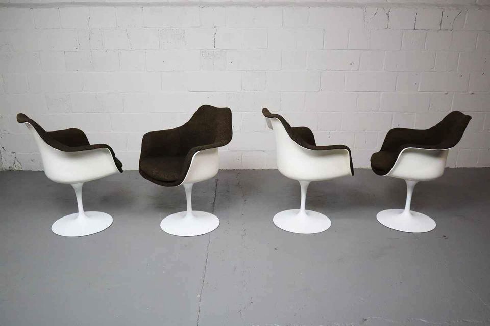 Set of four swivel Tulip chairs by Knoll