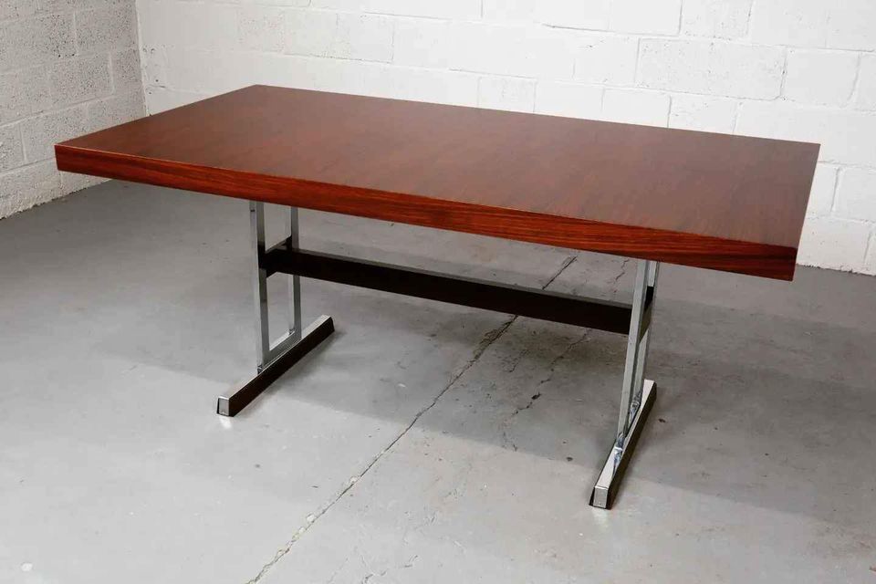 Minimalist dining table in Rosewood